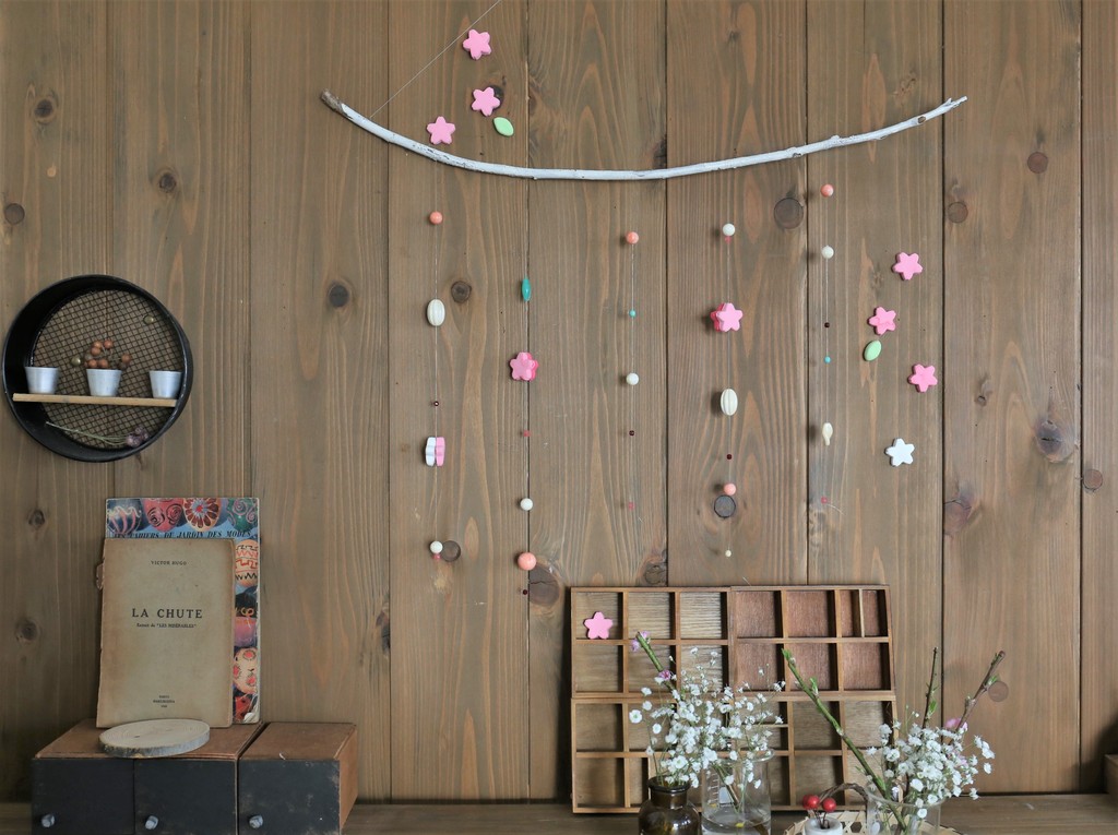 で100均紙粘土をカラフルに 季節ごとにアレンジできる桜のタペストリーdiy なつめの手仕事日記 Powered By ライブドアブログ