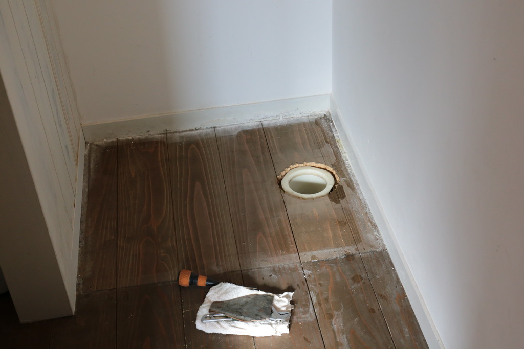 防水パン取っ払い工事 大工工事はセルフ 一部のみプロにお願いしました なつめの手仕事日記 Powered By ライブドアブログ