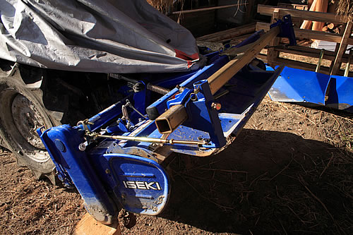 トラクターの装備試着 愛知の田舎で古民家暮らし