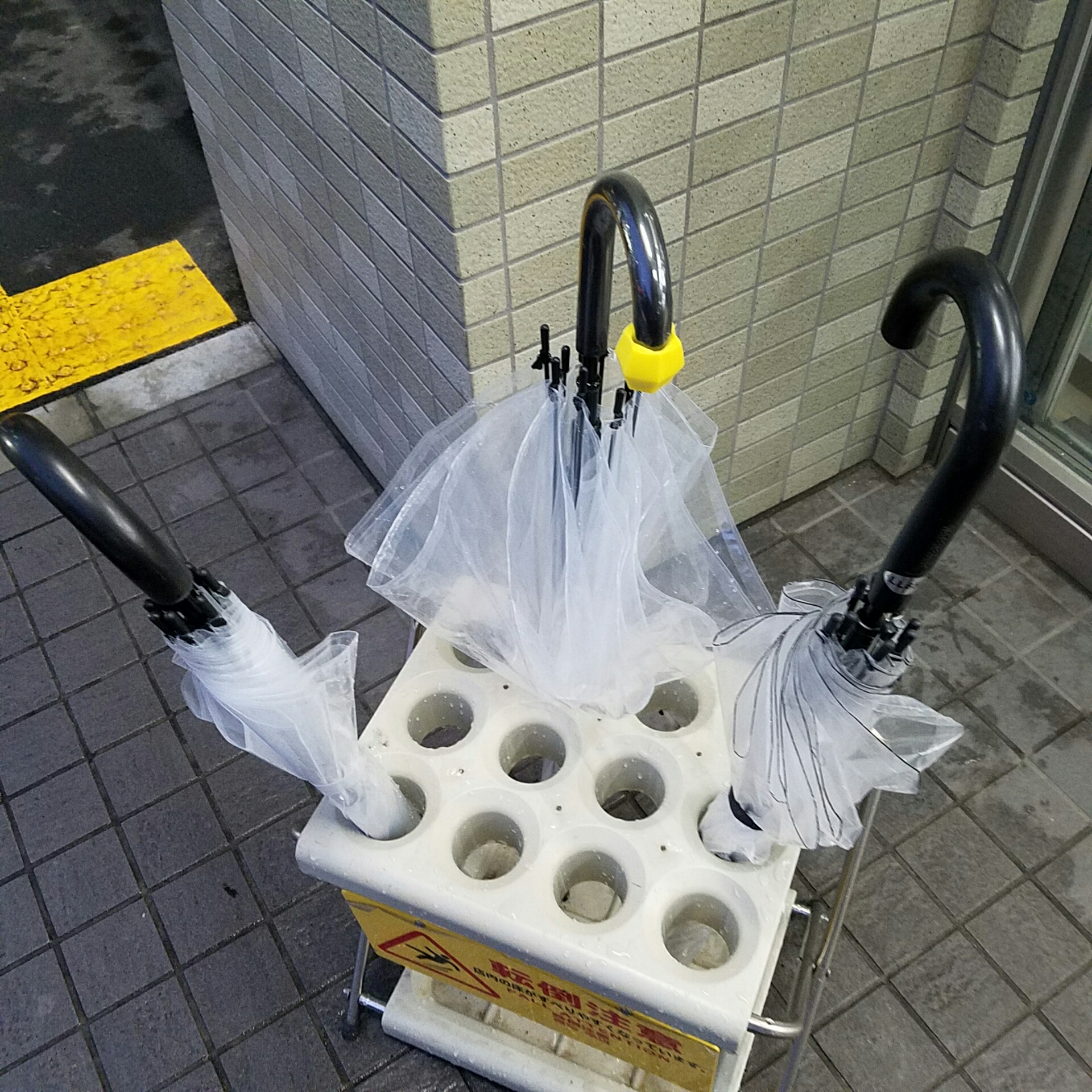 ビニール傘愛用者マストバイな100均アイテム 333blog ビニール傘愛用者マストバイな100均アイテム 333blog