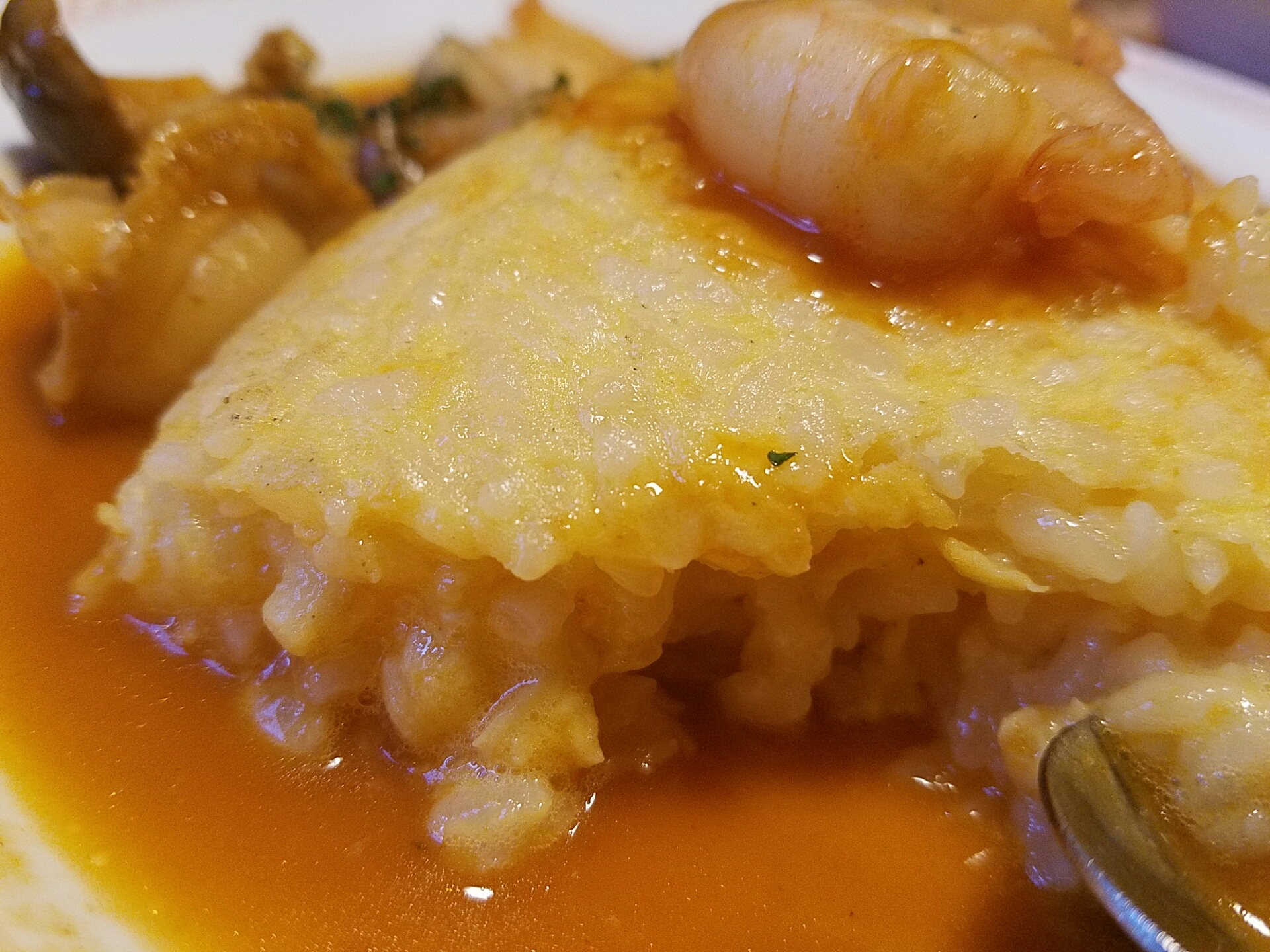 何だこのオムライスは 卵で包まれてるのではなく繋がれてたぞ 333blog