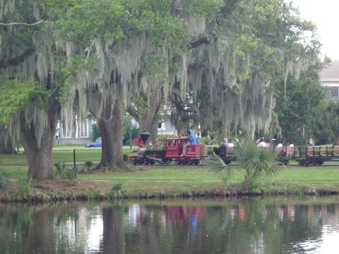 1920px-City_Park_Railway_New_Orleans_2010-06-05
