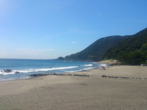 ついにやってしまった！ビーチ近くのセカンドハウス : 日本ナチュリスト・ヌーディストネットワーク（Naturist Nudist