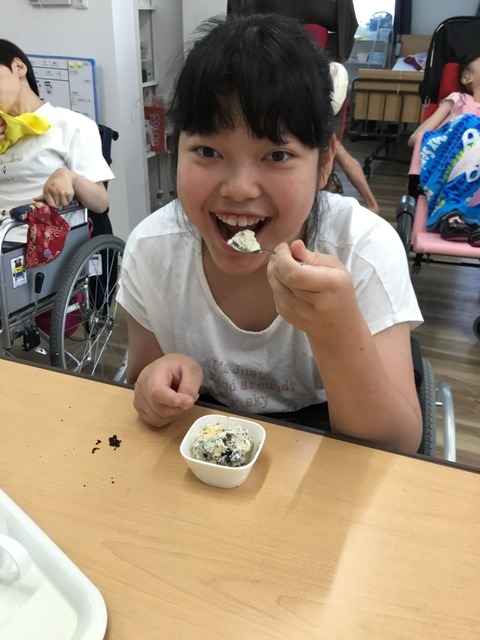 A4A9A8EC-3659-4F55-884E-DD908585A86C