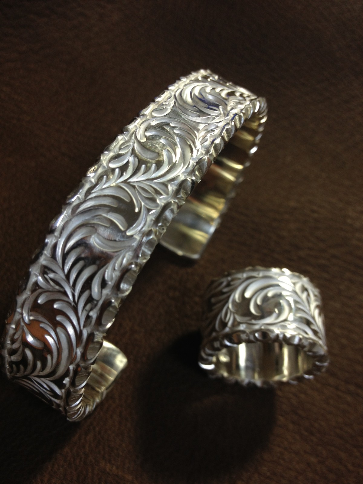 ノーチラスアートジュエリー　唐草バングル ノーチラス唐草バングル : Nautilus Art Jewelry (ノーチラス