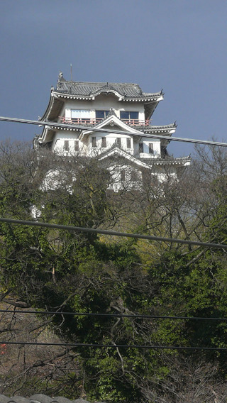 歴史的な背景が全くない尾道城01