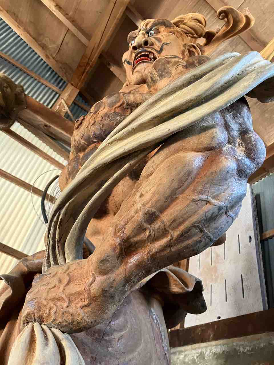 Act86 河合さんちの金剛力士像（熊野市）〜阿形の金剛力士が仁王立ち