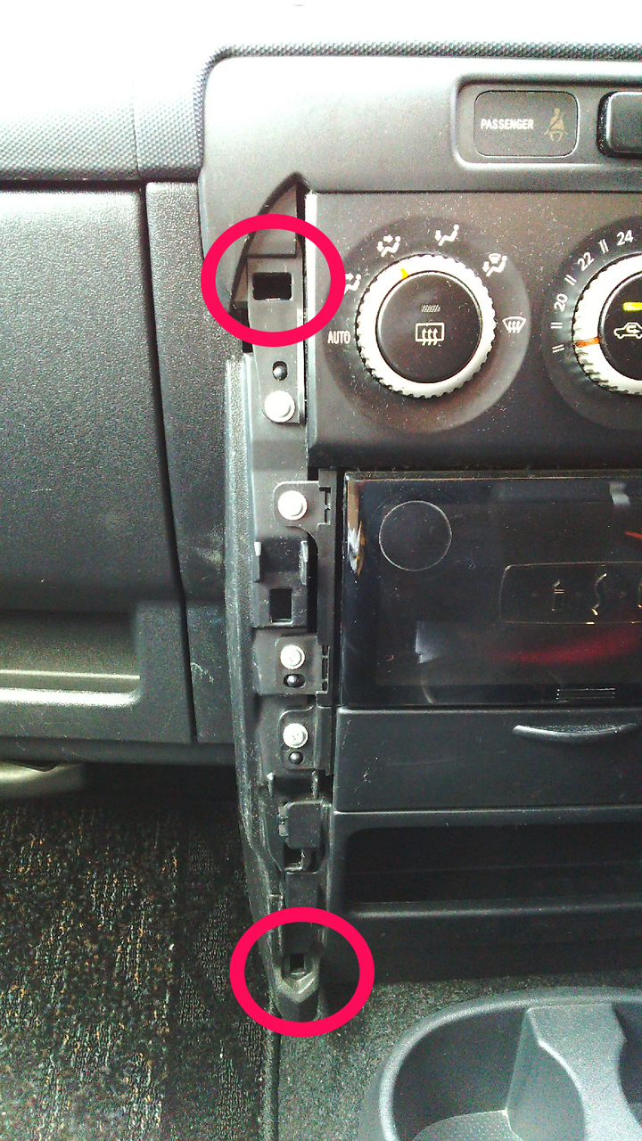 スマホ充電できないイストに純正シガーソケットを取り付ける 苦手な機械いじりをやってみた