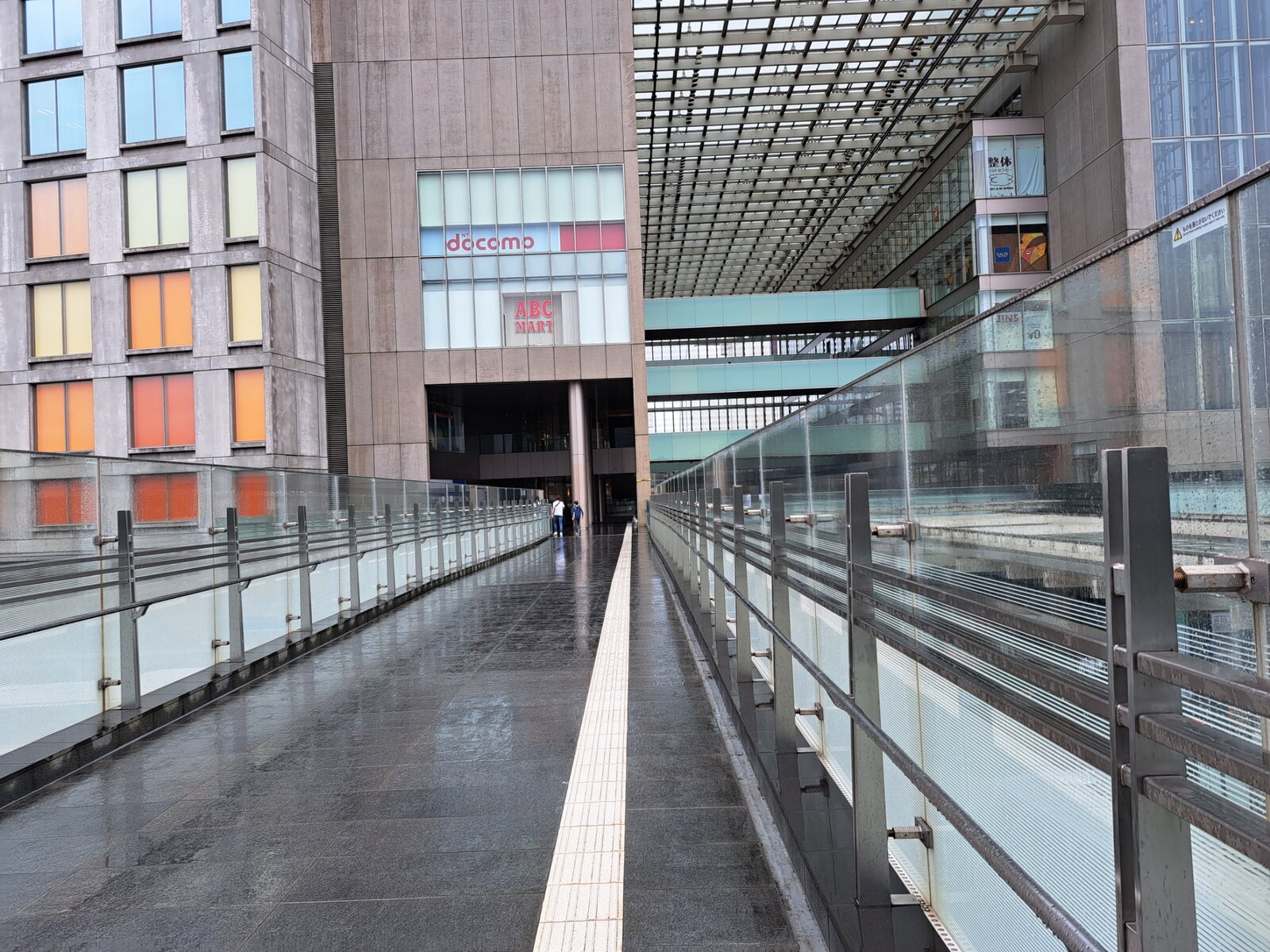雨あがりの二子玉川 猫の時間 しなじく