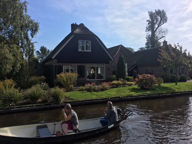 オランダに留学するなら絶対行くべき ヒートホールン Giethoorn 観光 オランダ ライデン大 留学ブログ オランダに留学するなら絶対行くべき ヒートホールン Giethoorn 観光 オランダ ライデン大 留学ブログ