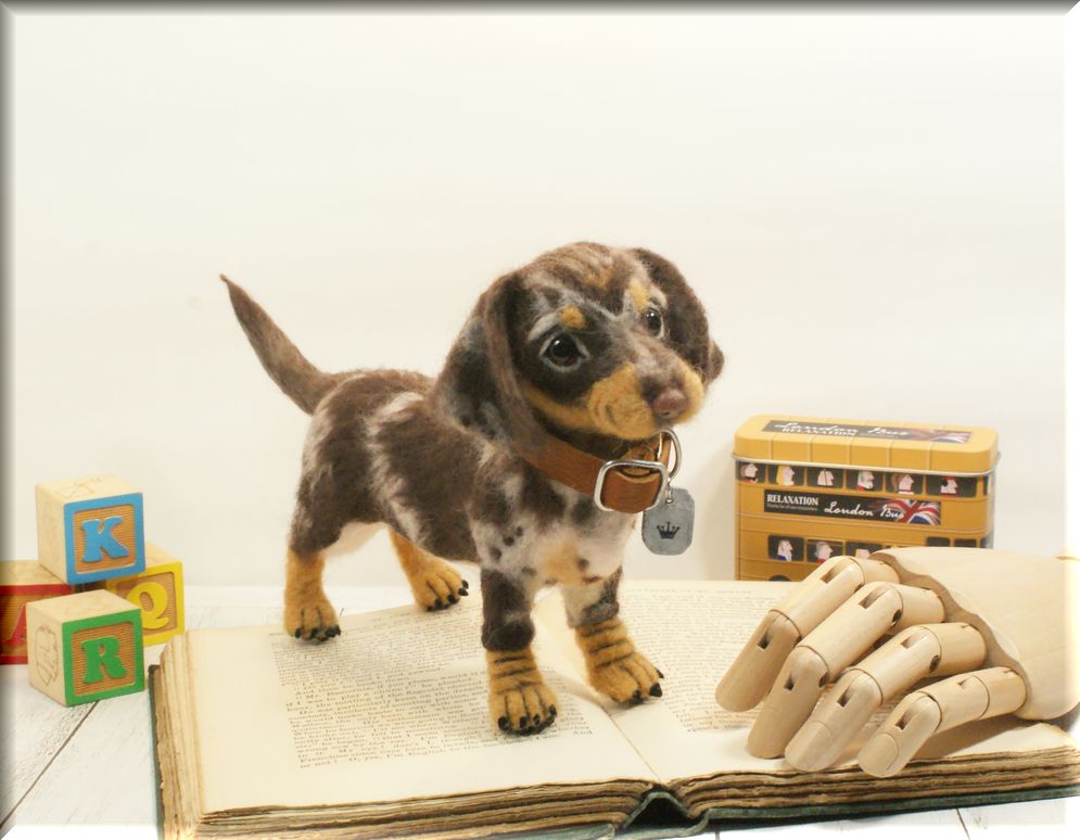 ダックスフンド ダップル 羊毛フェルト 犬フィギュア 一針不乱 一針入魂 Sr モンブラン 羊毛フェルト