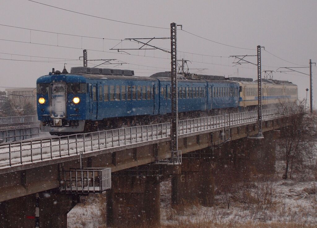 あいの風とやま鉄道の413系」えちごトキめき鉄道｣455/413系トキ