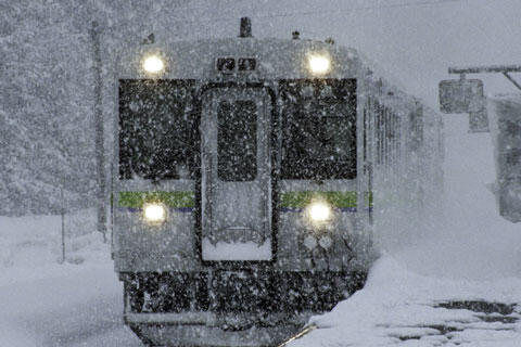 雪　電車