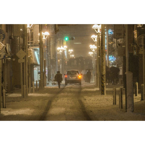 雪が降る街のイメージ