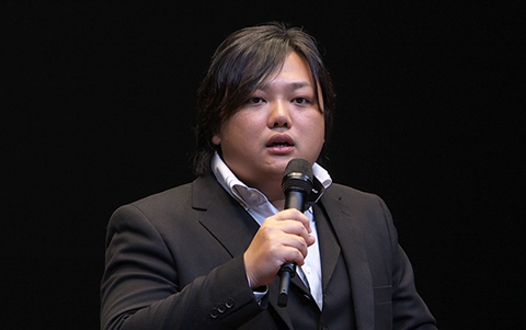 与沢翼