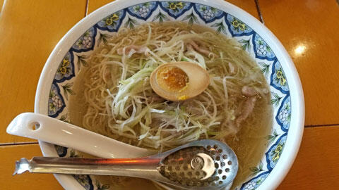 ラーメン　穴あきレンゲ