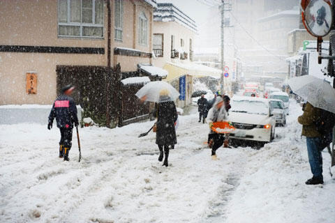 雪道　通勤通学