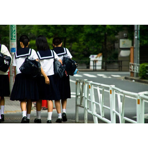 女子中学生