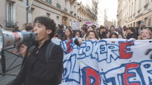 【悲報】フランス政府、デモ隊に敗北し教員3000人増員を決定