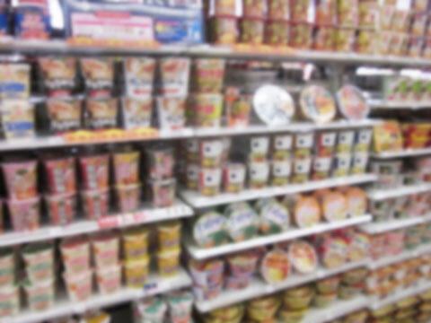 カップ麺売り場　イメージ