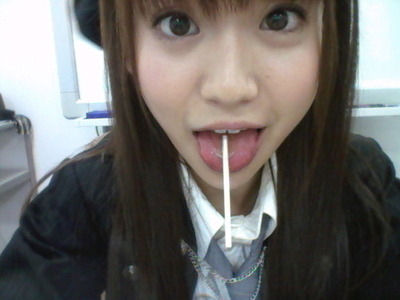 AKB 舌出し