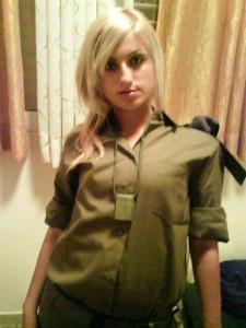 Israeli-soldier-girl-231-225x300