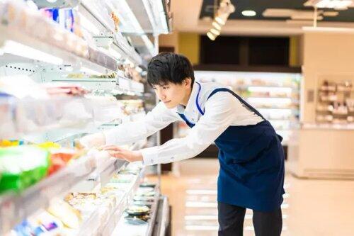 【悲報】都内スーパー正社員手取り15万ワイ起床