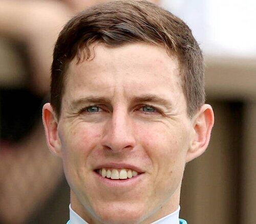【朗報】ダミアン・レーン騎手、JRA騎手免許の1次試験に合格！ルメール＆Mデムーロ騎手に続くか