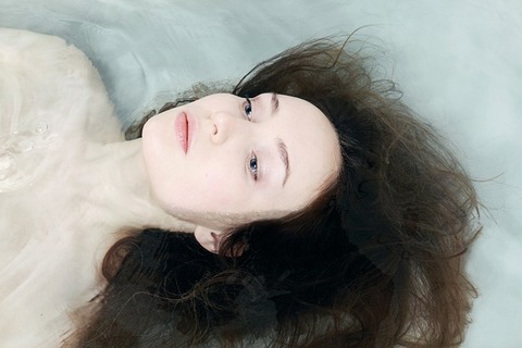 woman-g5af8b5c51_640