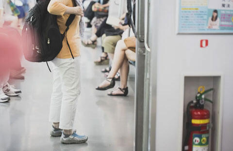 電車内　イメージ