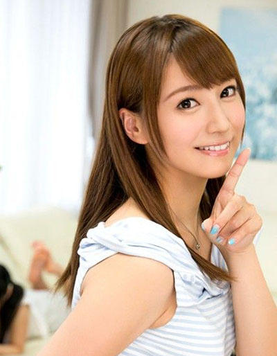初川みなみ