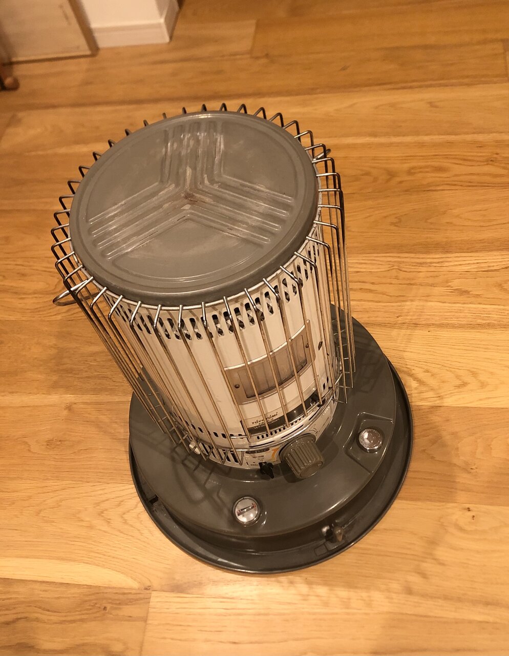 トヨトミ 石油ストーブ KS-52A 5.6kw