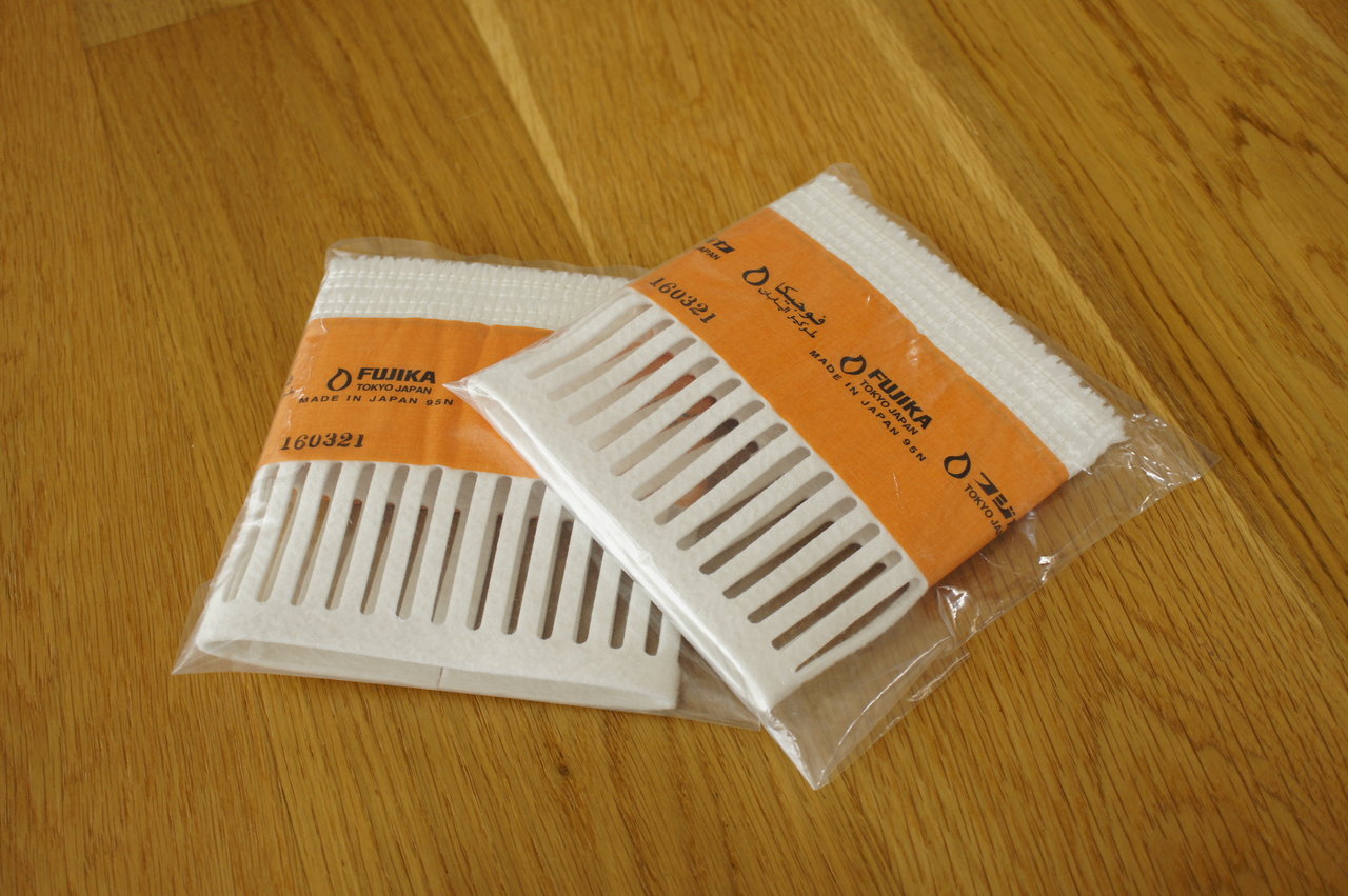 フジカストーブの芯 テントの中のネコ