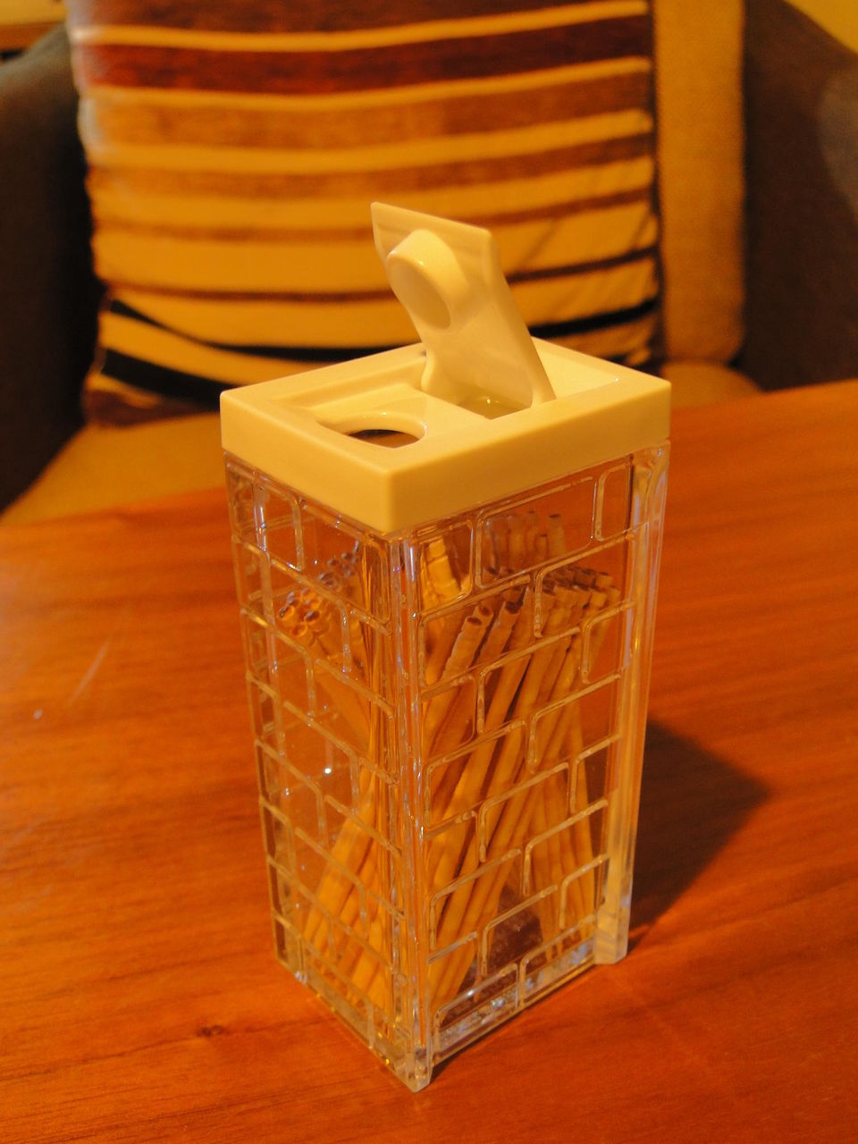 100均のスパイスボトルをつまようじ入れに Neigeノ庭カラ