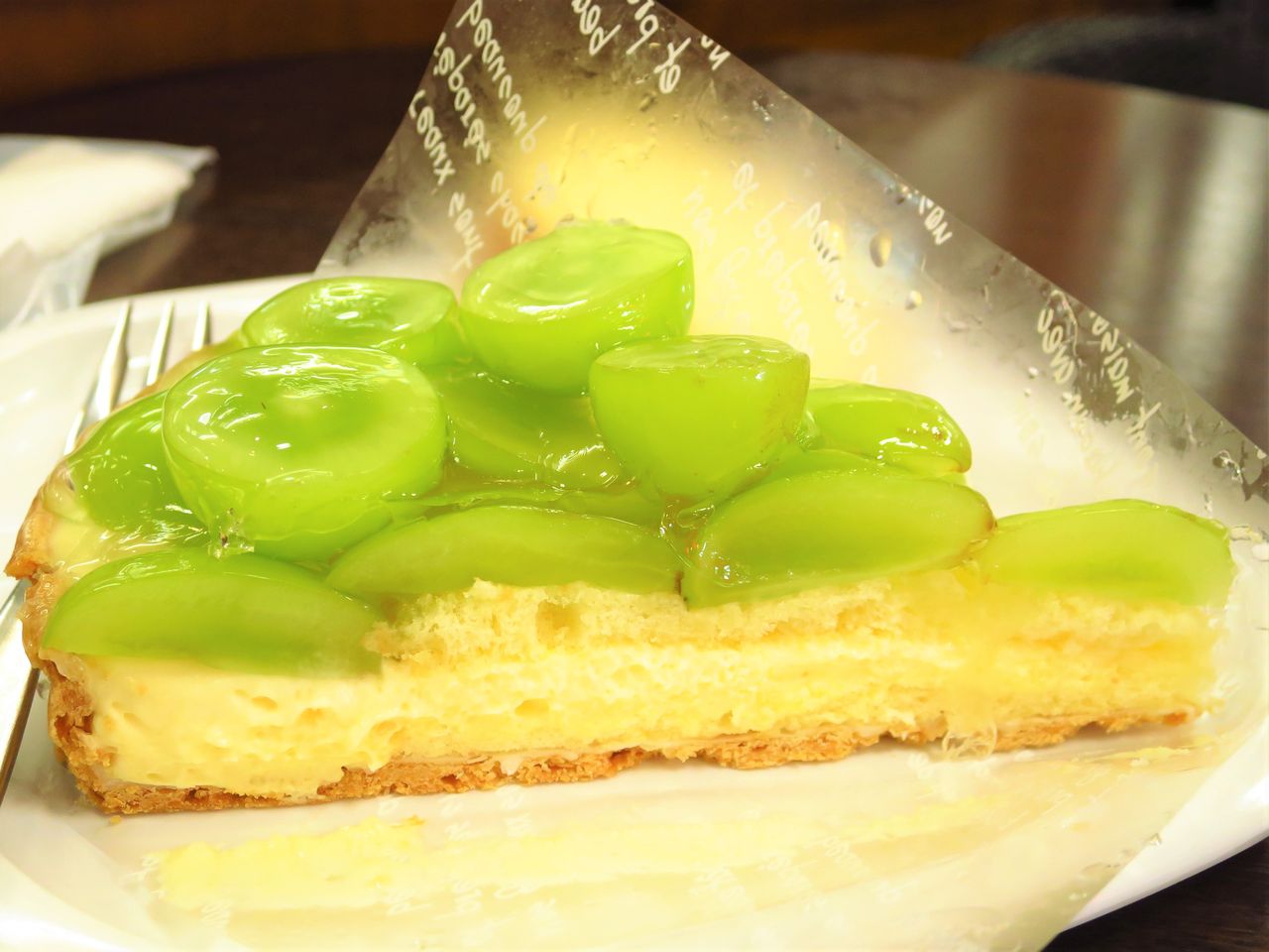 りくろーおじさんの店 のシャインマスカットのタルト 猫あねきのお腹プクプク美味しいもん日記 りくろーおじさんの店 のシャインマスカットのタルト 猫あねきのお腹プクプク美味しいもん日記