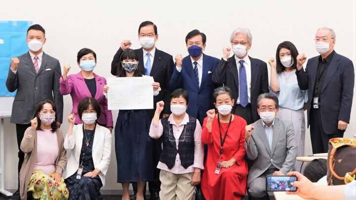 【衆院選】枝野幸男氏・志位和夫氏・福島みずほ氏・山本太郎氏、4人並んで決意のガッツポーズ 「選挙絶対勝つ!」 wwwコメント