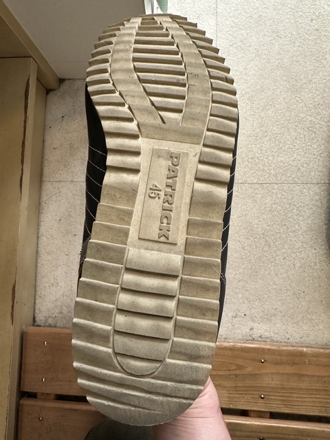 1DF97100-688E-4070-B676-86A840593A4F