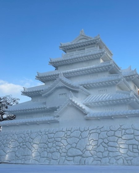 雪まつりの大雪像「会津鶴ヶ城」の美しさ : 猫だらけ Powered by