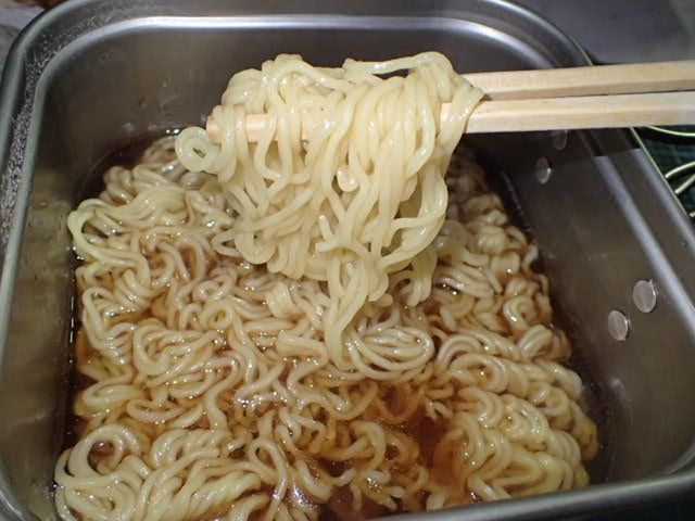 インスタントで最も生麺ぽい 醤油味最強 みつけたら必ず買う マルちゃん 昔ながらの中華そば 鶏ガラ醤油 僕と磁石と乾電池 インスタントで最も生麺ぽい 醤油味最強 みつけたら必ず買う マルちゃん 昔ながらの中華そば 鶏ガラ醤油 僕と磁石と乾電池