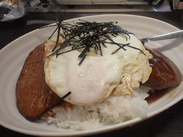 ロコモコって チキンハンバーグの食べ比べ 僕と磁石と乾電池