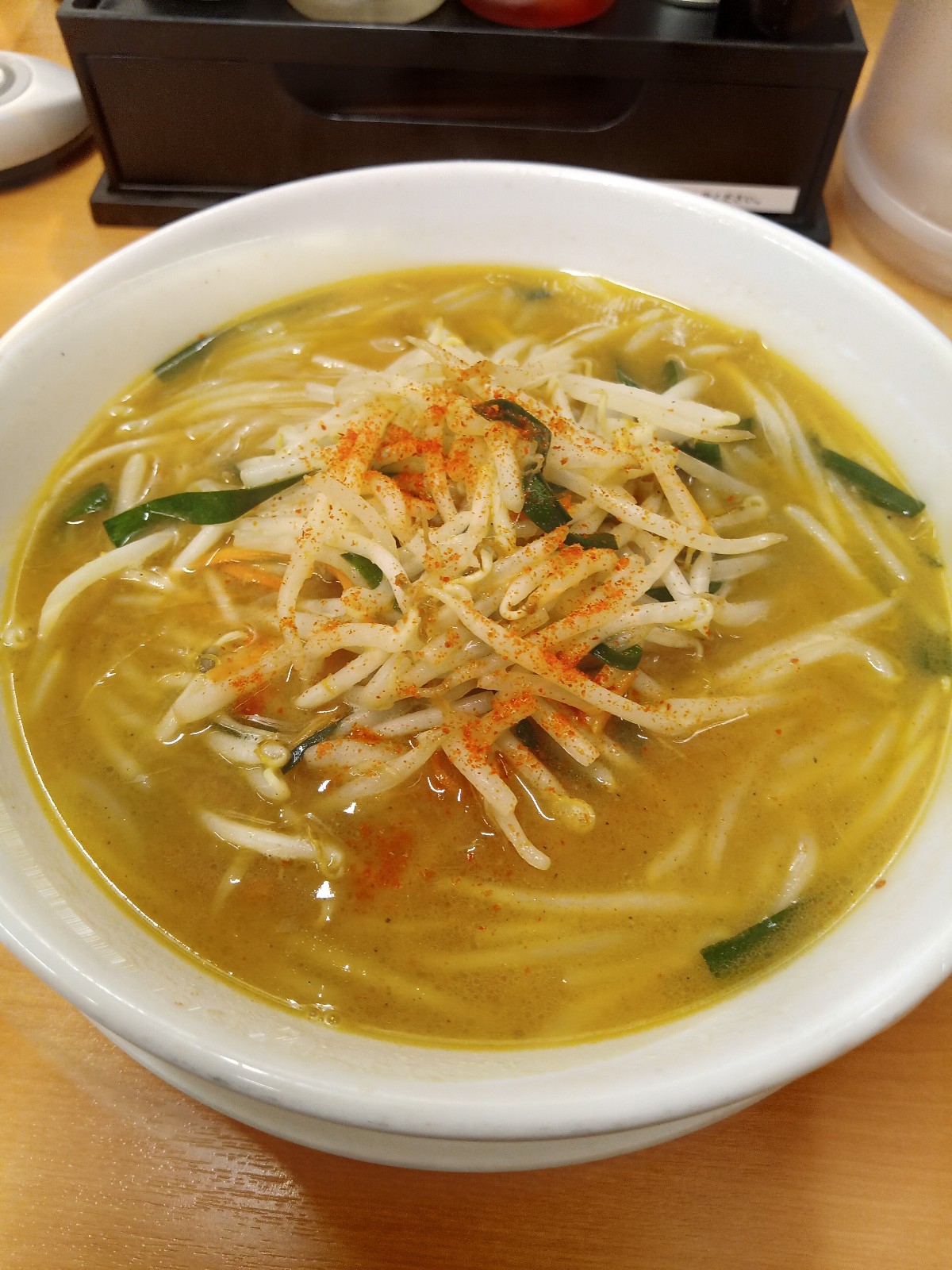 日高屋で味噌ラーメン 僕と磁石と乾電池