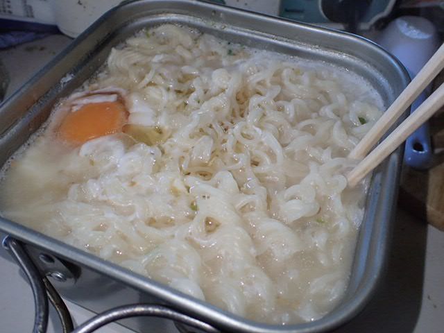 引き寄せの法則が発動 うまかっちゃん を引き寄せました 僕と磁石と乾電池