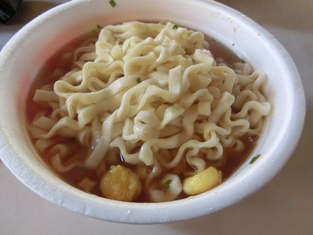 マルちゃん 赤いきつねの食べ方 君はどっち派でしょうか ピンクのきつね 僕と磁石と乾電池 マルちゃん 赤いきつねの食べ方 君はどっち派でしょうか ピンクのきつね 僕と磁石と乾電池