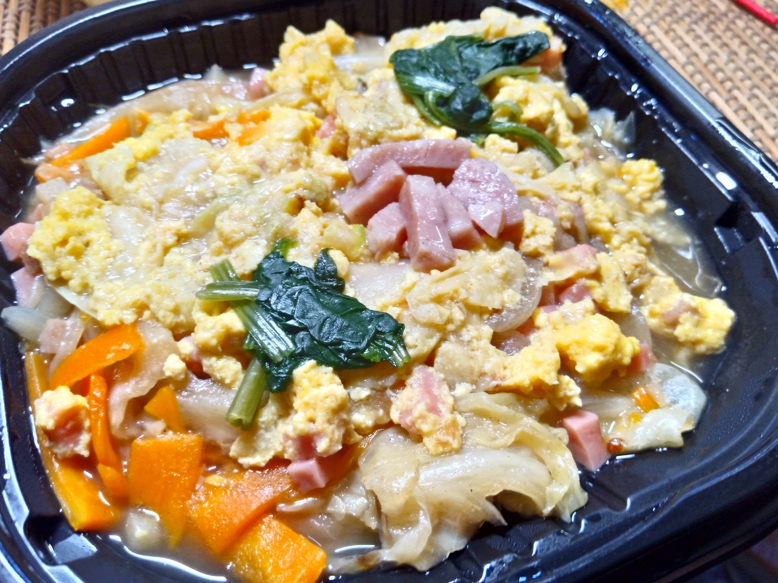 セブンイレブン沖縄フェア 沖縄風彩り野菜炒め丼 僕と磁石と乾電池