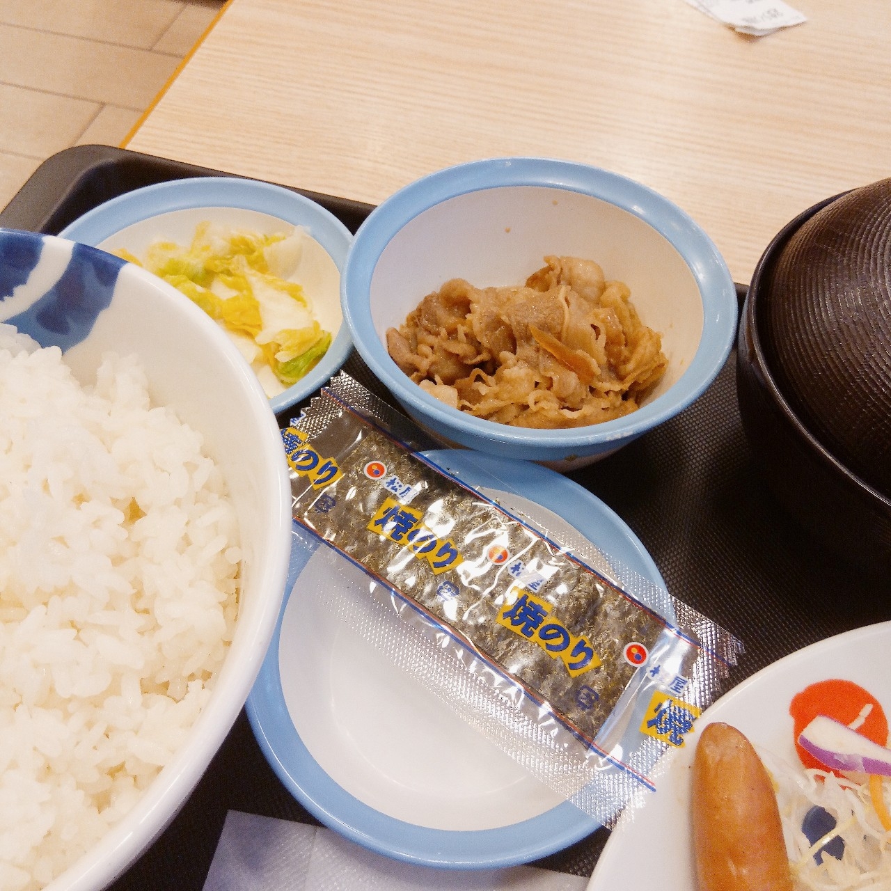 アメリカ産冷凍ビーフの牛小鉢 ソーセージエッグw定食 僕と磁石と乾電池