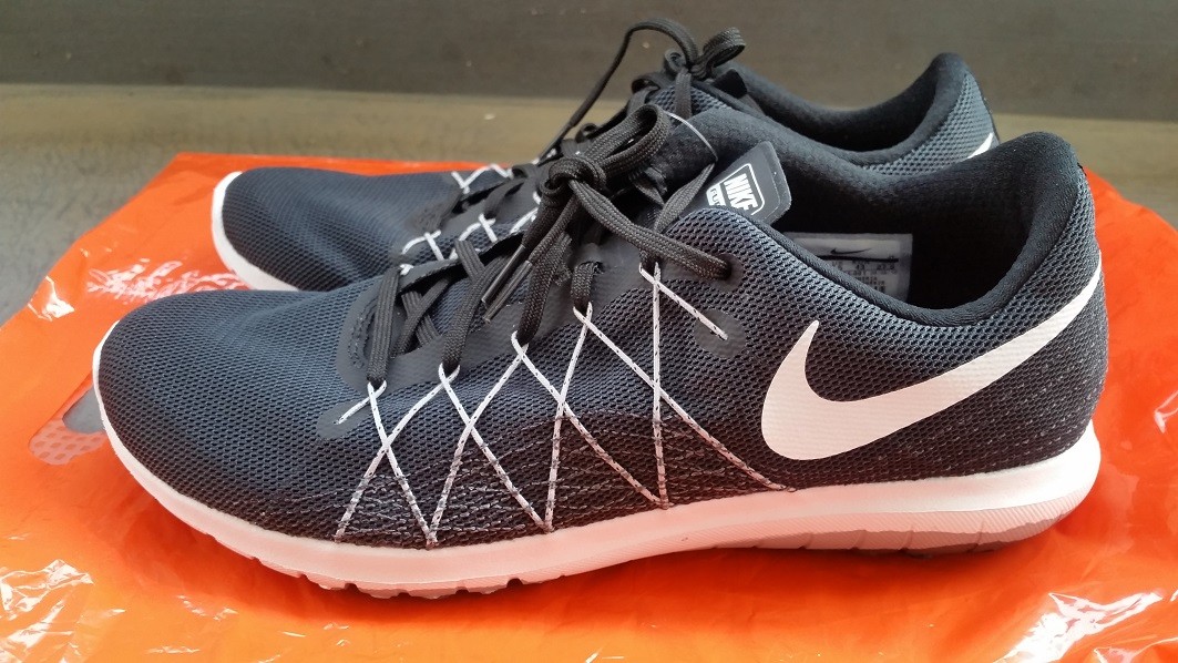 ナイキ フレックスフューリー2 Nike Flex Fury 2 あかまる走れ