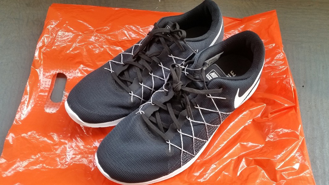 ナイキ フレックスフューリー2 Nike Flex Fury 2 あかまる走れ