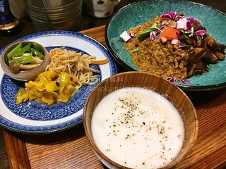 魯肉パリップ飯定食