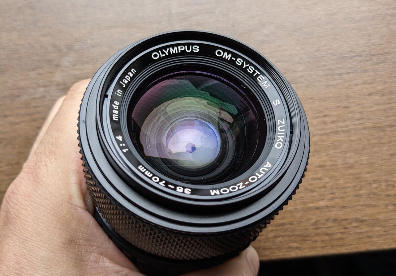 OLYMPUS OM-SYSTEM S ZUIKO AUTO-ZOOM 35-70mm F4 を清掃する : ねこ