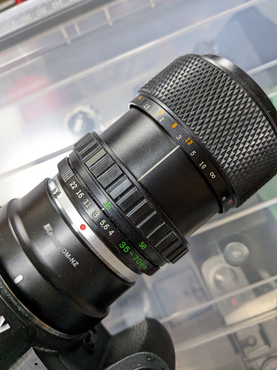 OLYMPUS OM-SYSTEM S ZUIKO AUTO-ZOOM 35-70mm F4 を清掃する : ねこ